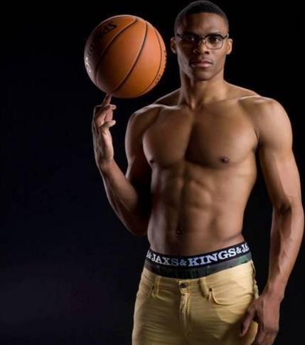 中国最孤独的奥运冠军，一人走过终点夺得冠军，却发现教练组弃她而去（中国奥运冠军的孤独瞬间：独自冲线夺金，回头不见教练组）