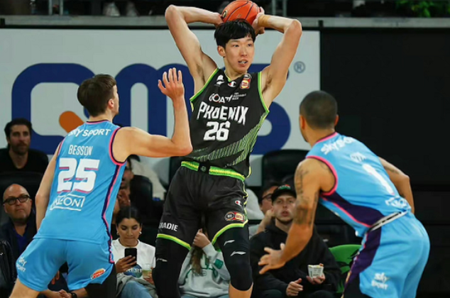 西媒：吕迪格能否续约要看身体状况，沙特俱乐部早就在等着他（西媒：吕迪格续约与否取决于身体状况，沙特俱乐部早已等待）