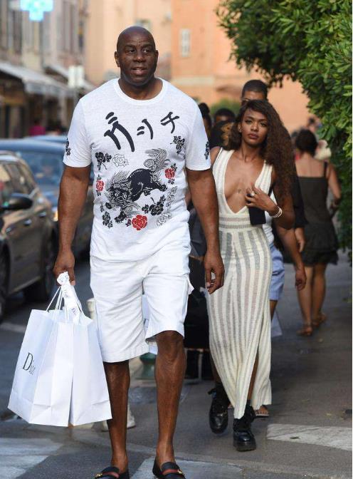 官方：马竞主帅西蒙尼荣获2025年金足奖传奇（官宣：马竞主帅西蒙尼荣膺2025年金足奖传奇称号）