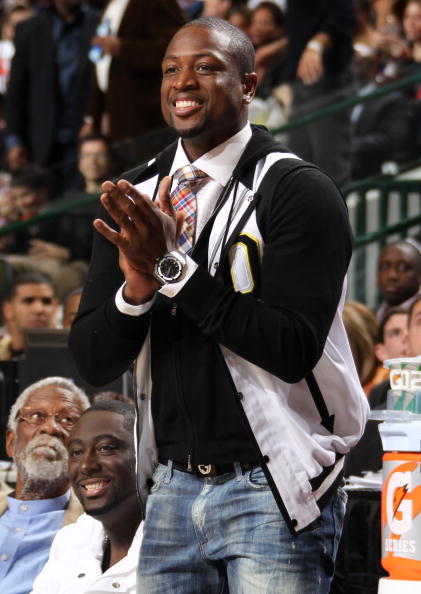 记者：曼奇尼执教萨德年薪1100万欧，成为世界薪酬第9高教练（媒体称曼奇尼执教萨德，年薪1100万欧位列全球教练薪酬第九）