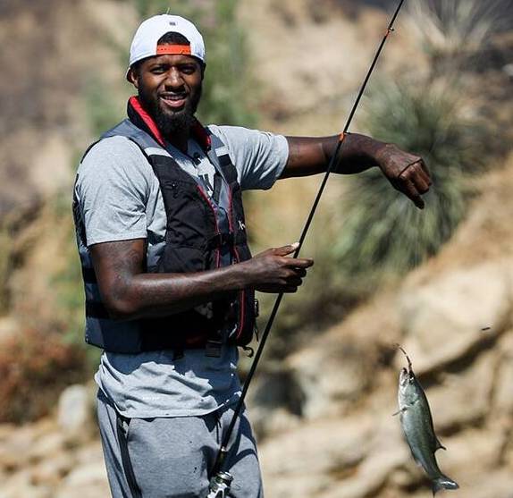 英超战报：维卡里奥送礼，库杜斯破门难救主，热刺1-2富勒姆（英超赛况：维卡里奥失误成祸端，库杜斯破门无力回天，热刺1-2不敌富勒姆）