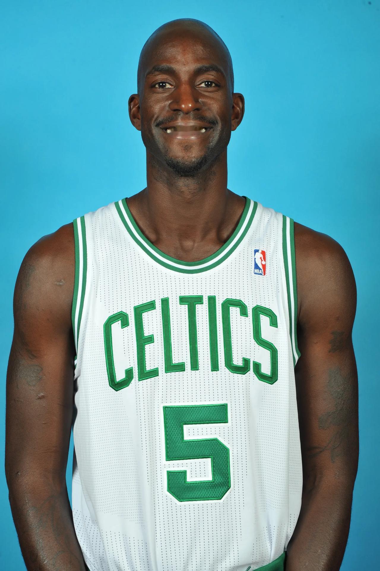 三连败！利物浦1-4埃因霍温Liverpool 1-4 PSV 🥶（利物浦吞下三连败：1-4不敌PSV埃因霍温 🥶）